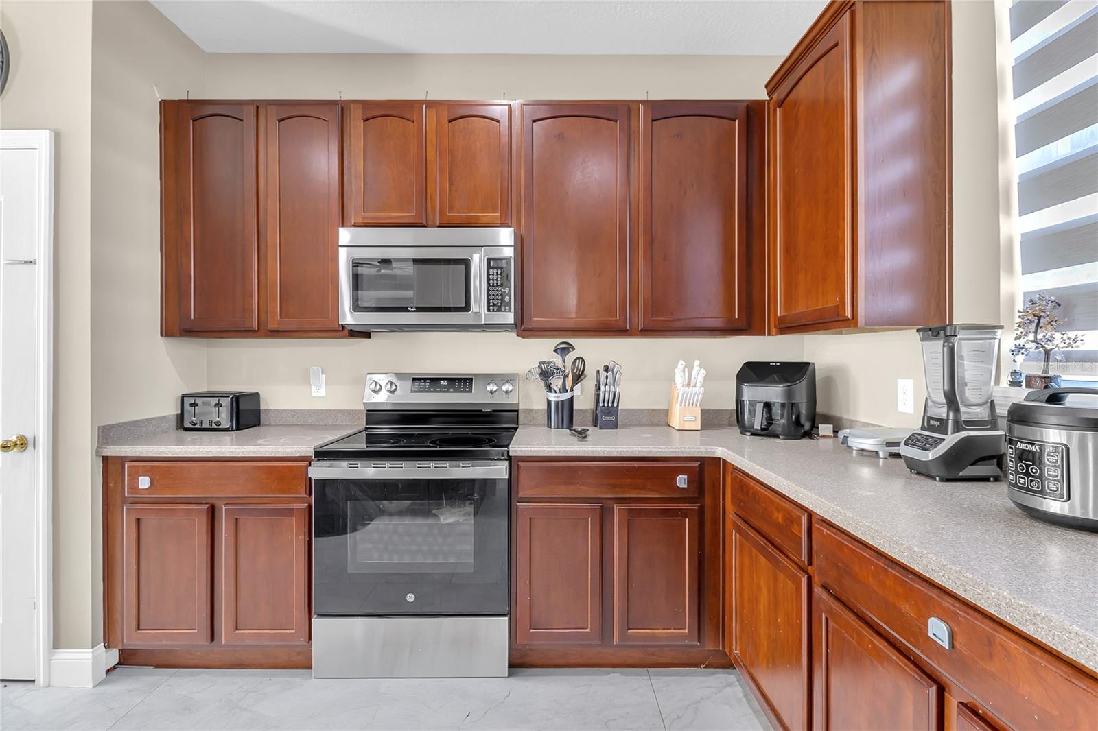 Image 6 of 40 For 2144 Continental Street