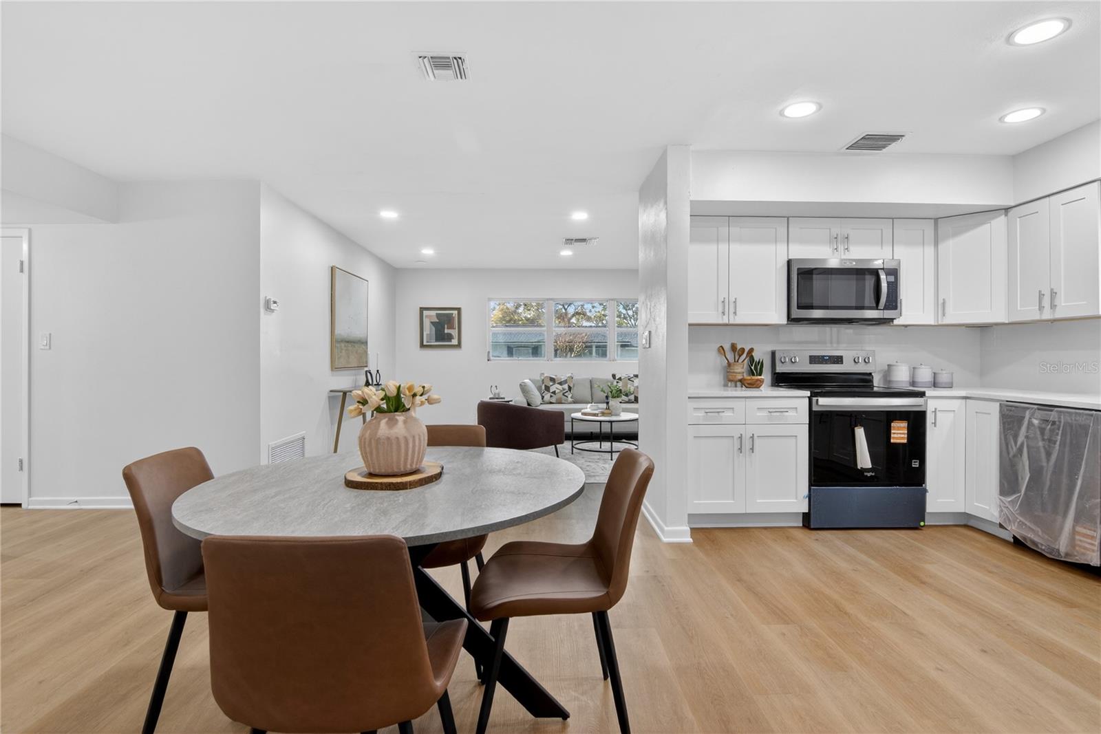 Image 17 of 48 For 613 Marshall Street