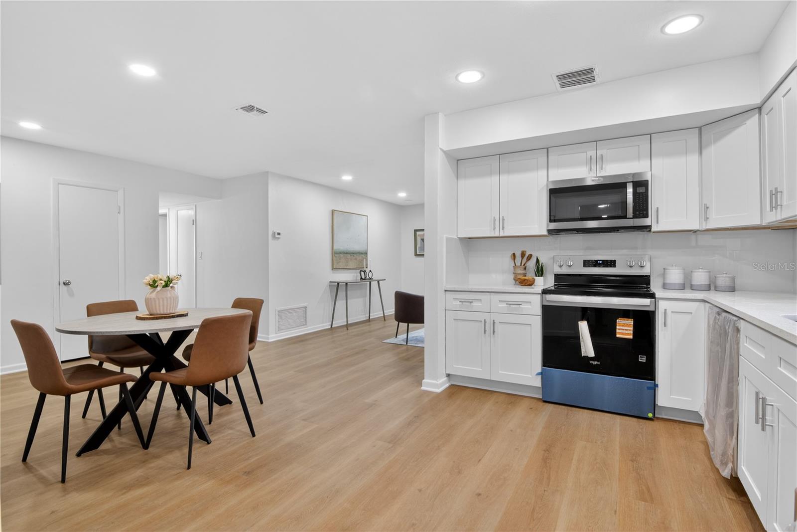 Image 21 of 48 For 613 Marshall Street