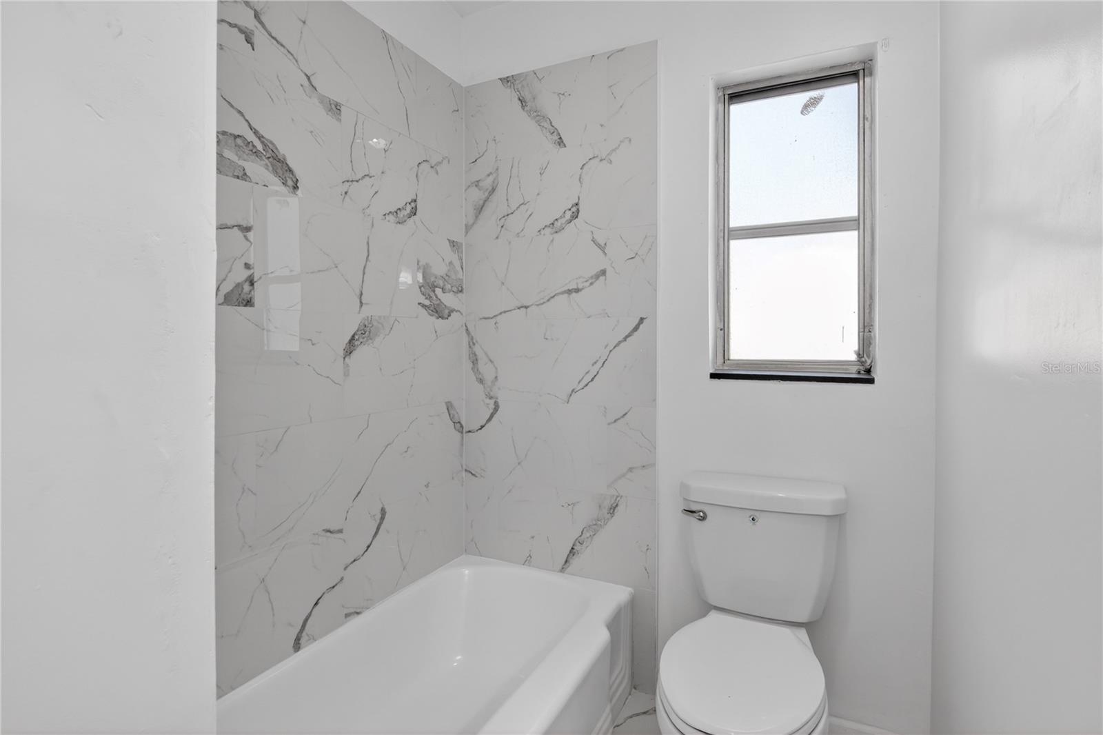 Image 25 of 48 For 613 Marshall Street