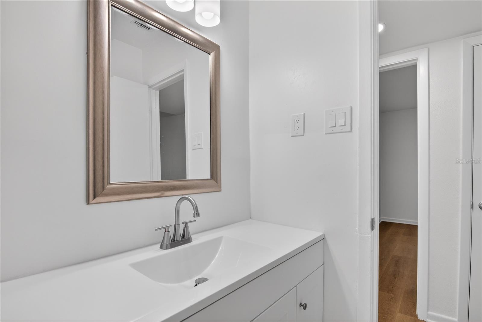 Image 27 of 48 For 613 Marshall Street