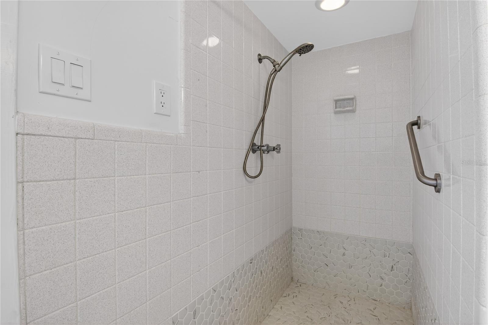 Image 36 of 48 For 613 Marshall Street