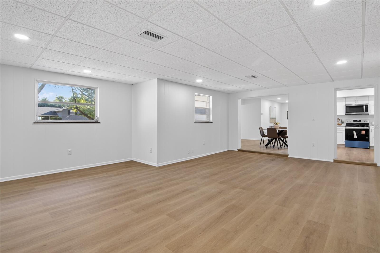 Image 7 of 48 For 613 Marshall Street