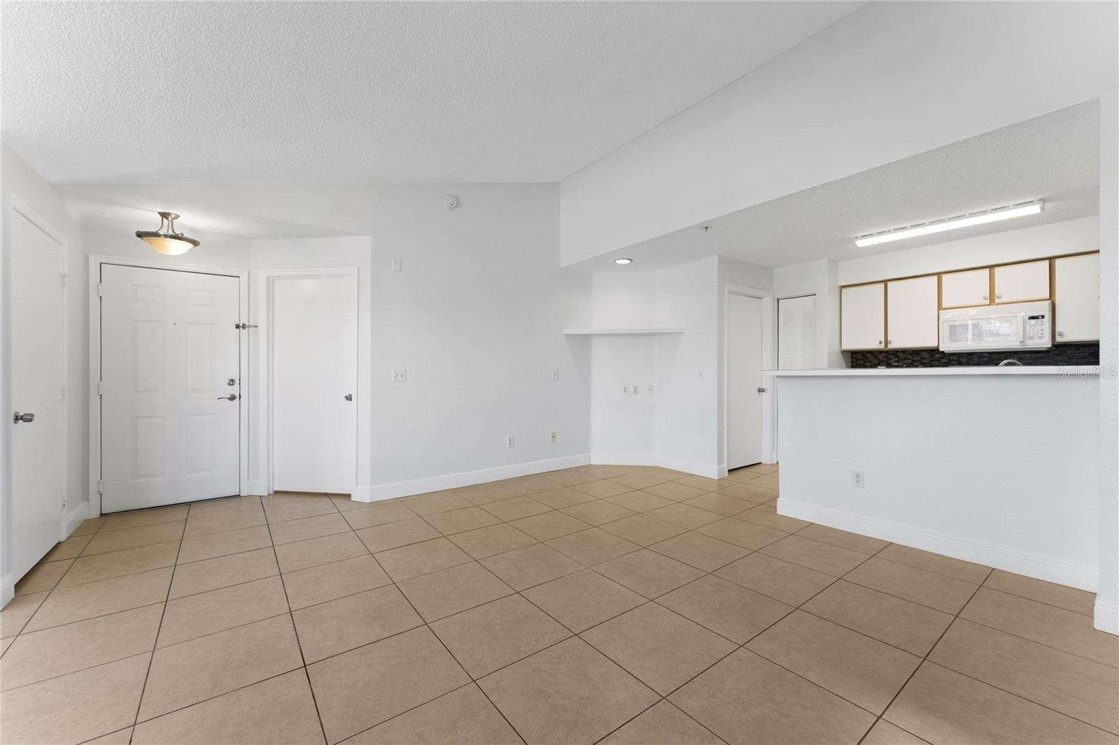 Image 10 of 35 For 2203 Key West Court 436