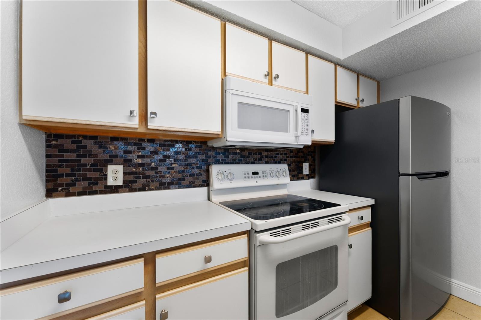 Image 12 of 35 For 2203 Key West Court 436