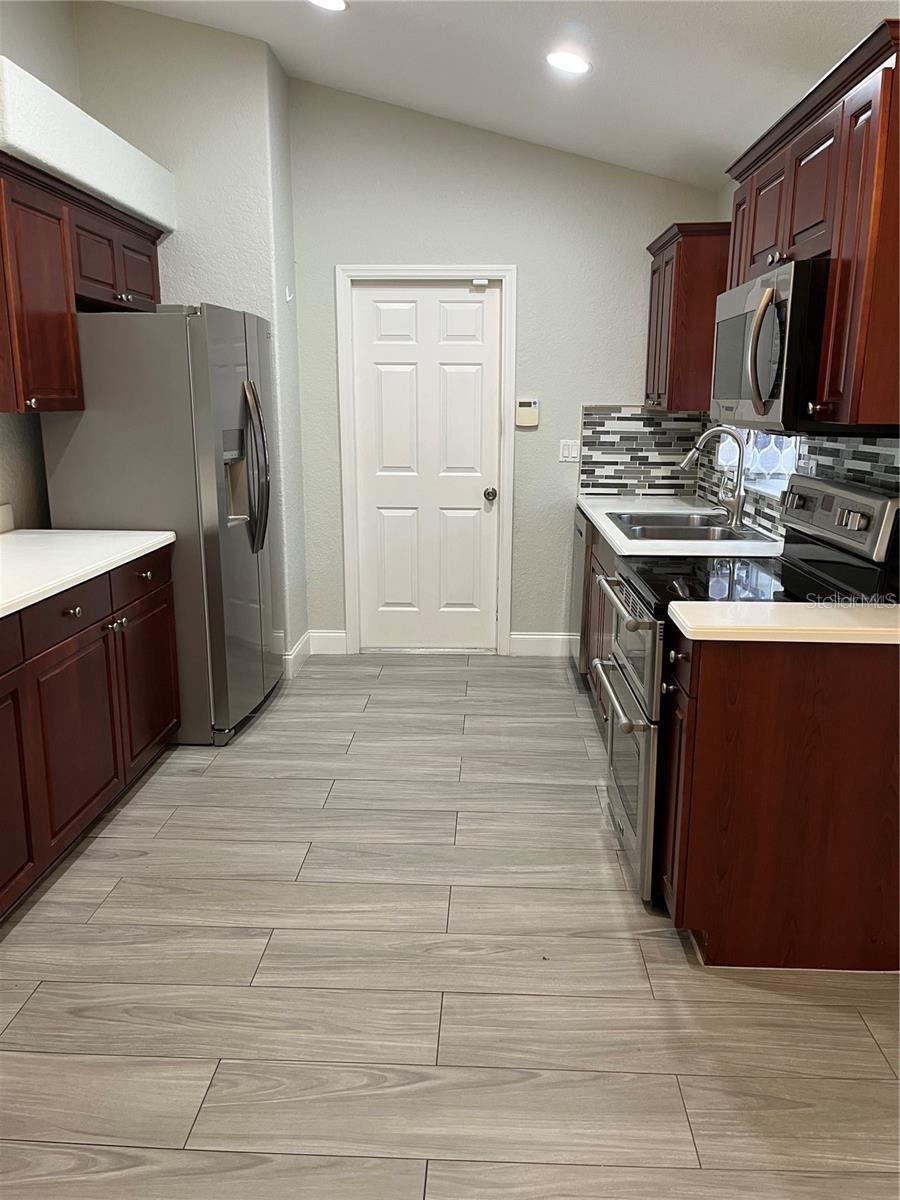 Image 11 of 14 For 3350 Countryside View Drive