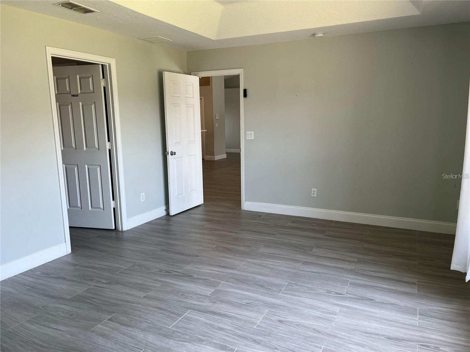 Image 4 of 14 For 3350 Countryside View Drive