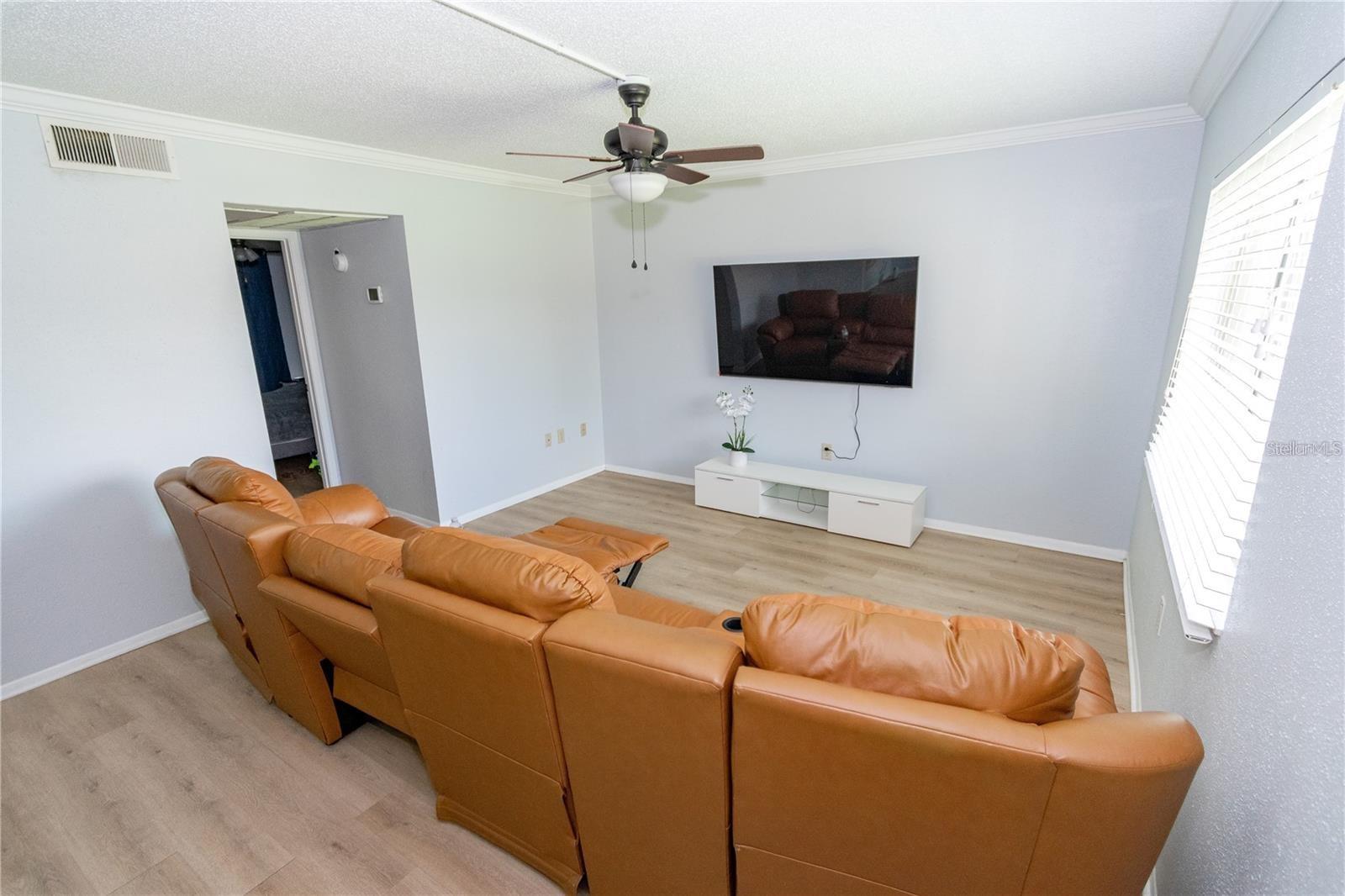 Image 13 of 18 For 139 Oyster Bay Circle 200