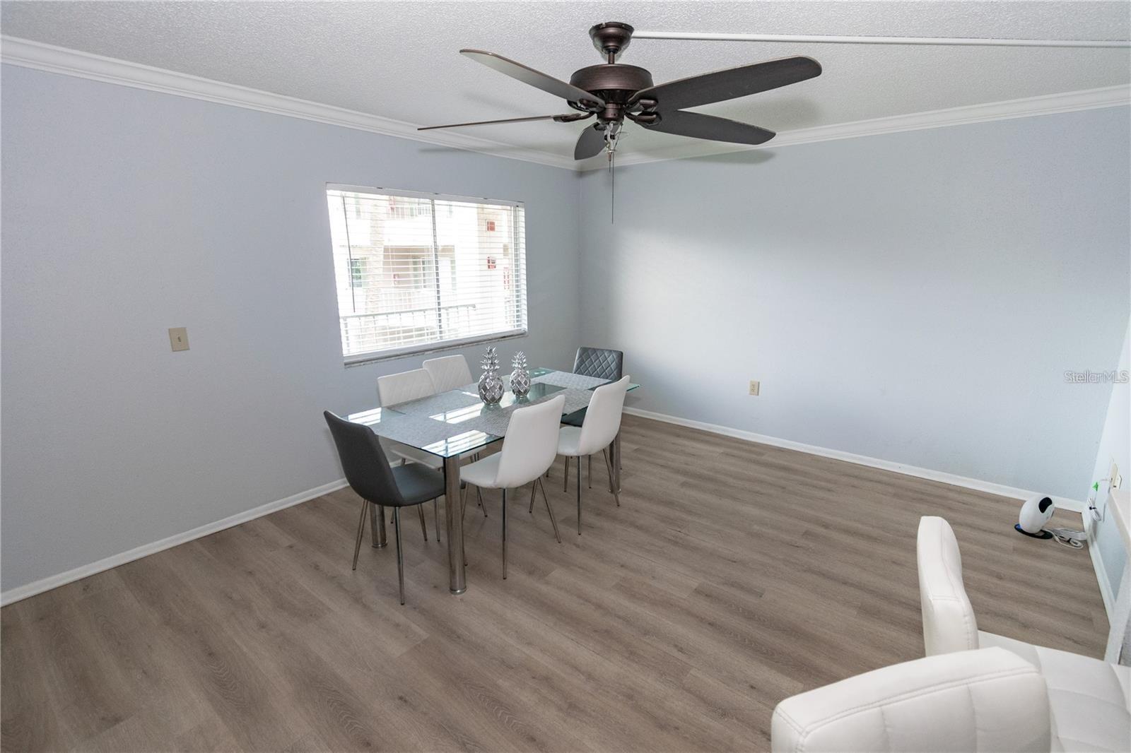 Image 15 of 18 For 139 Oyster Bay Circle 200