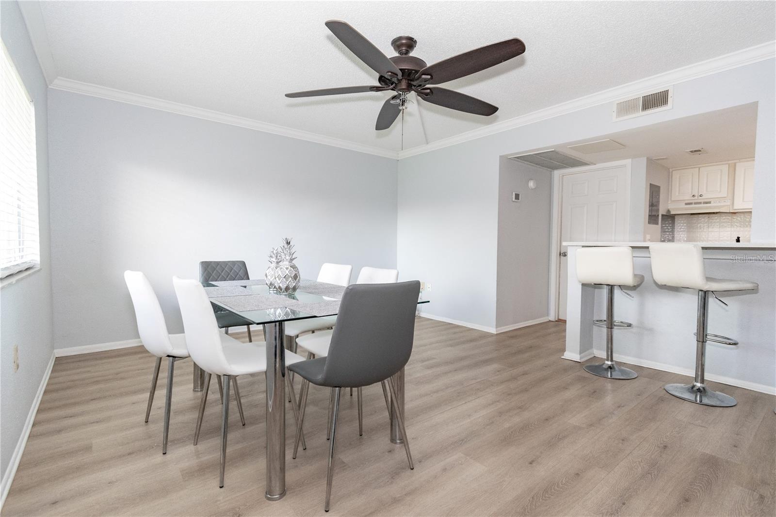 Image 16 of 18 For 139 Oyster Bay Circle 200