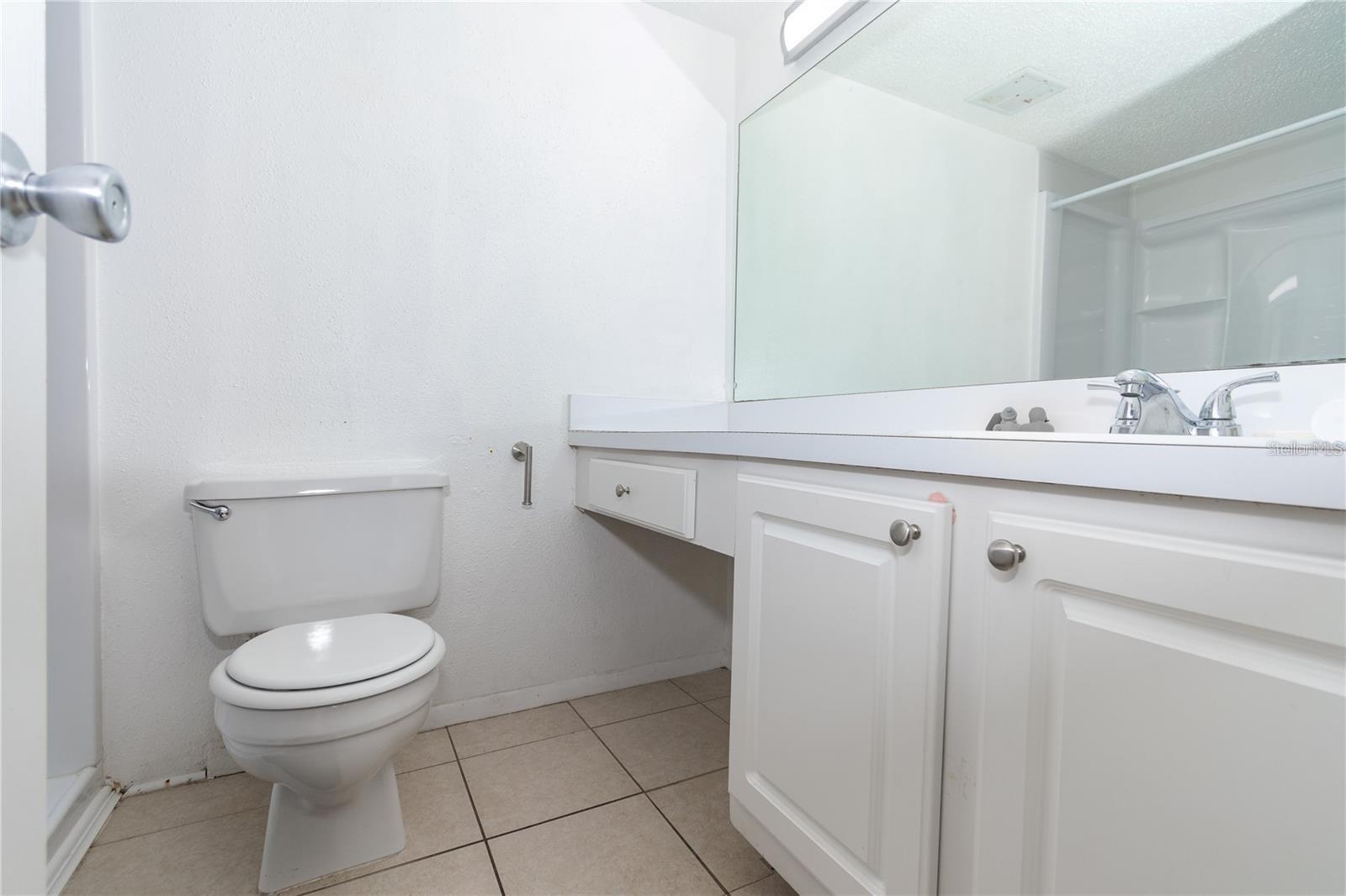 Image 4 of 18 For 139 Oyster Bay Circle 200