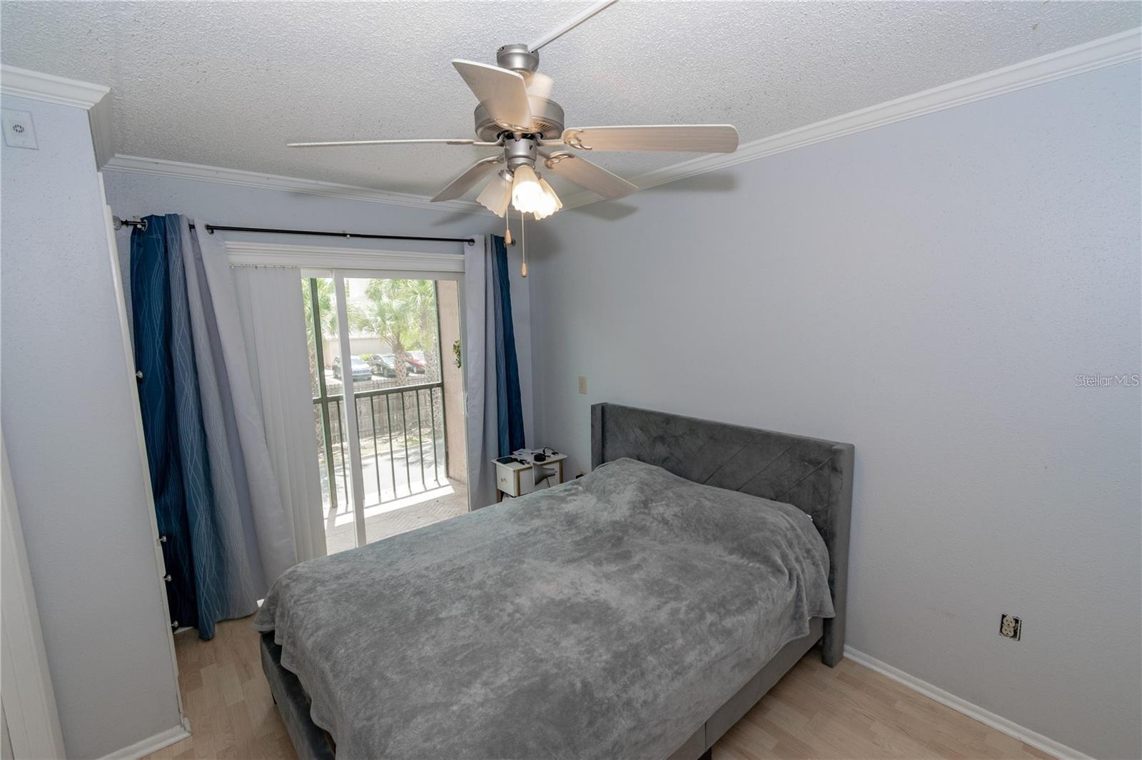 Image 6 of 18 For 139 Oyster Bay Circle 200