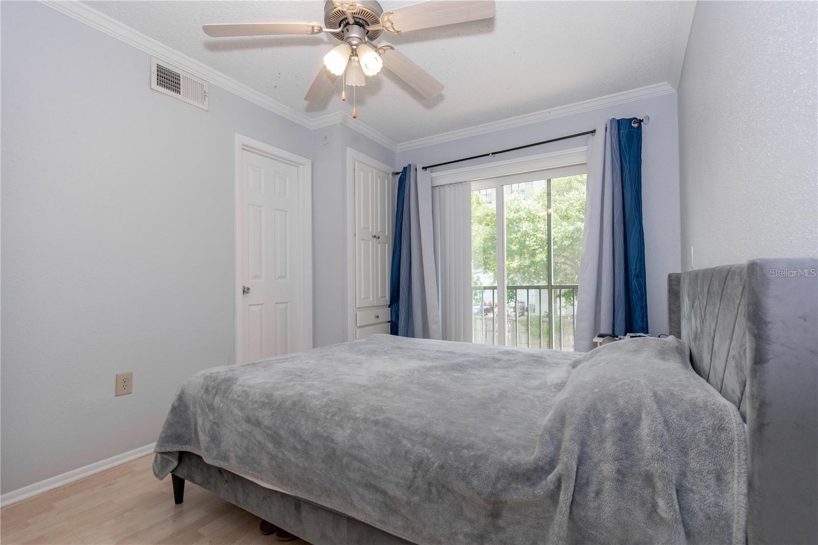 Image 8 of 18 For 139 Oyster Bay Circle 200