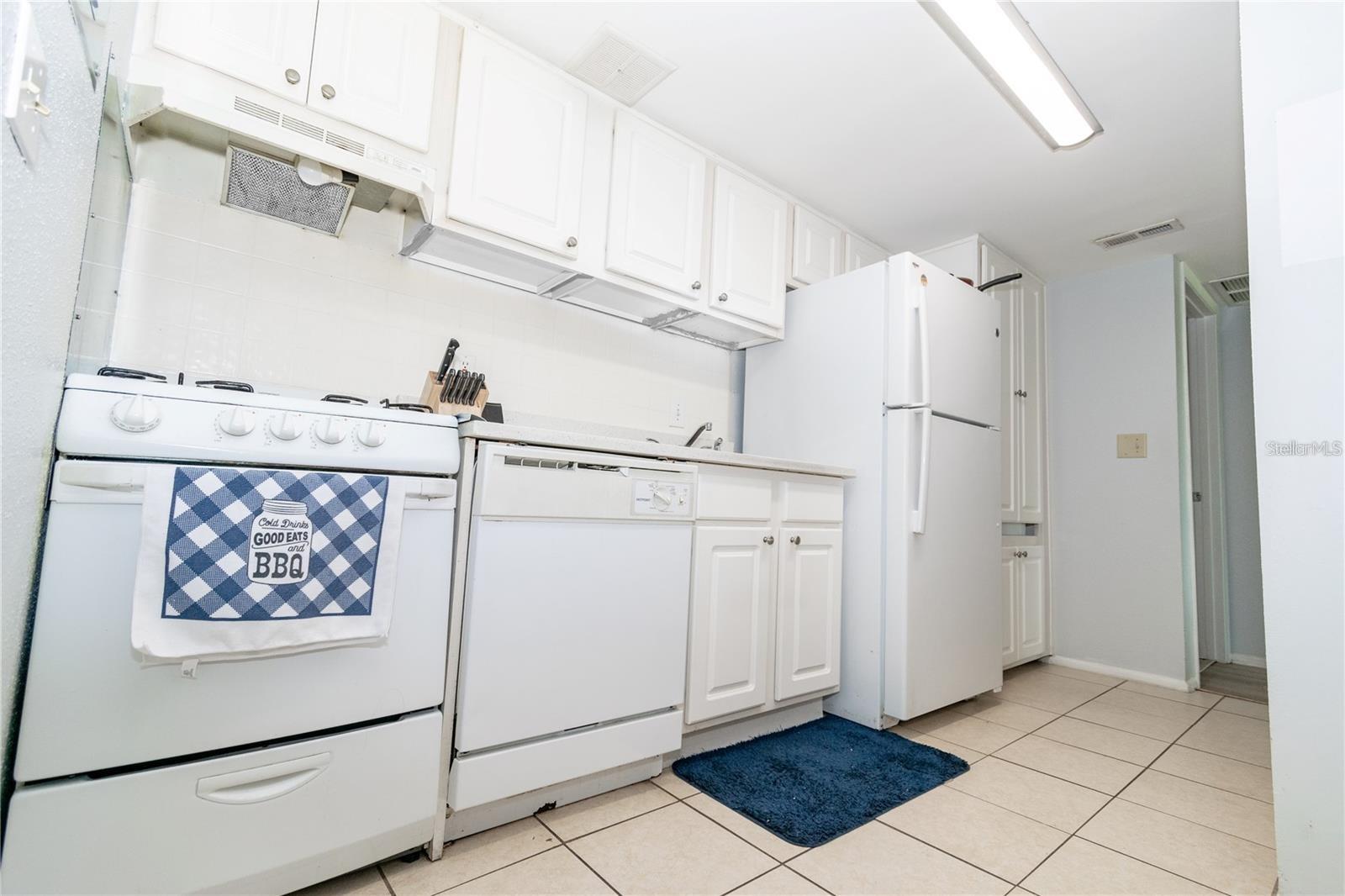 Image 9 of 18 For 139 Oyster Bay Circle 200