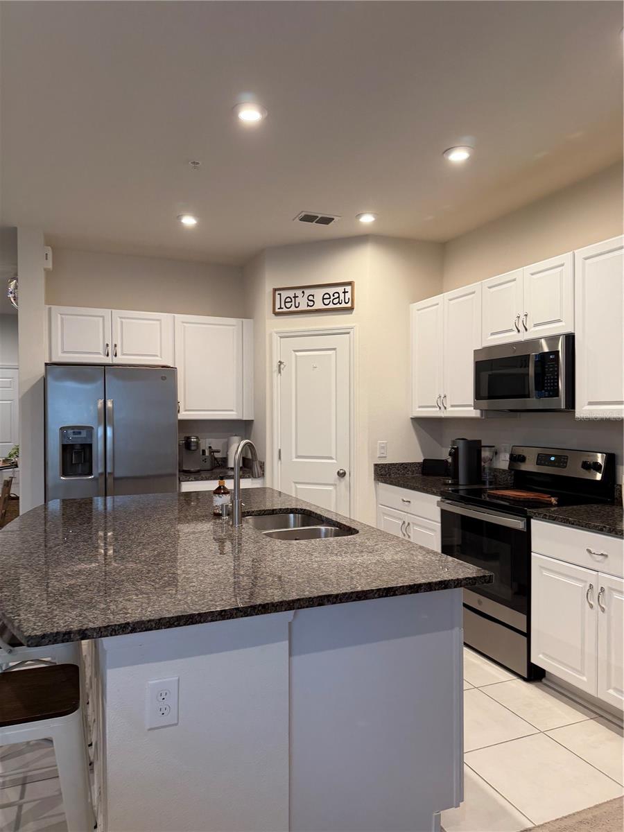 Image 12 of 31 For 10597 Salt Grove Street