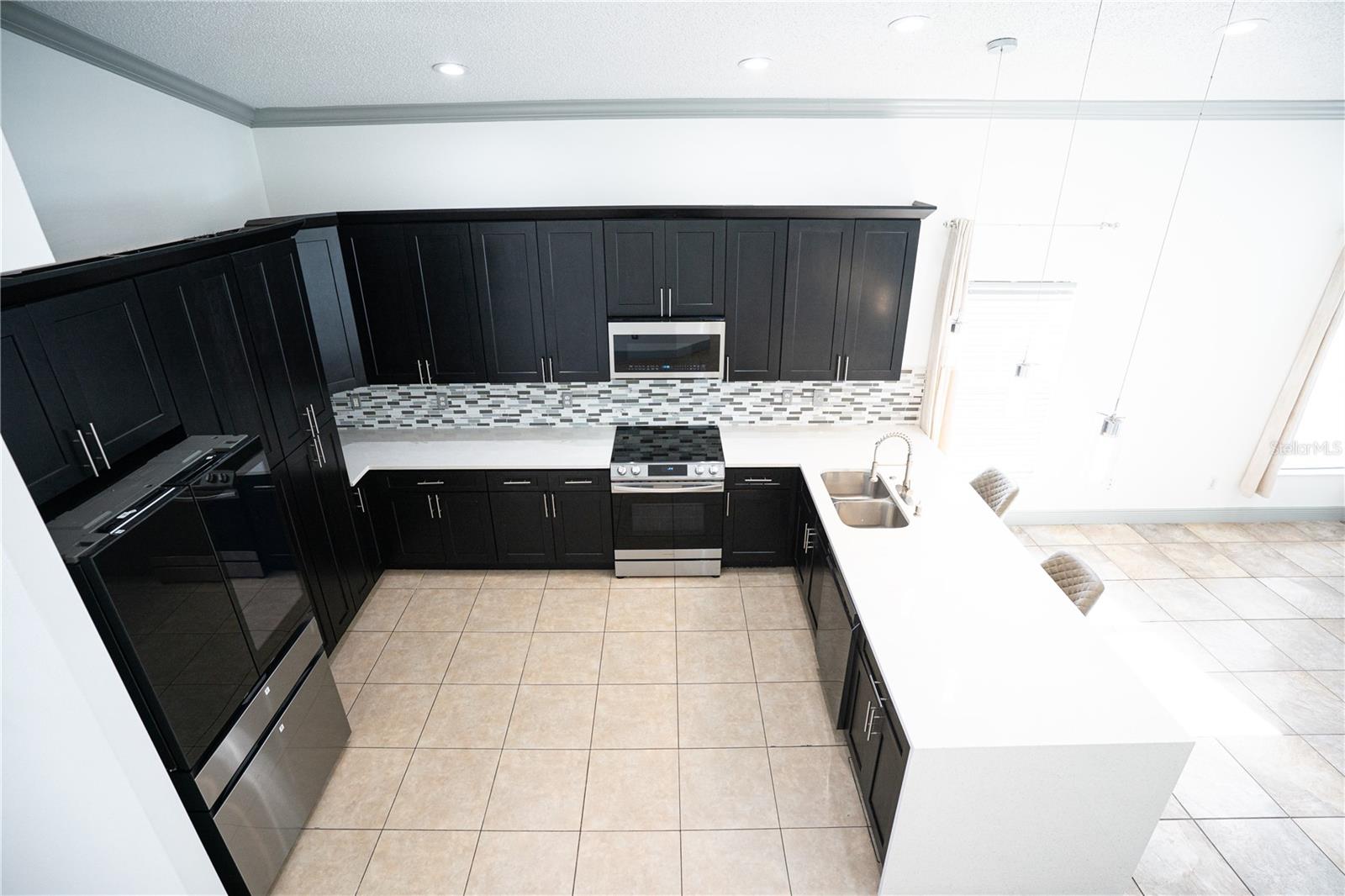 Image 10 of 30 For 546 Bloomingdale Drive