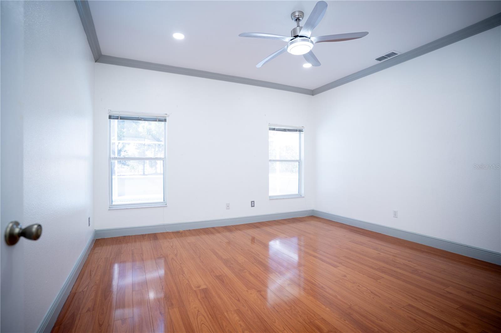 Image 12 of 30 For 546 Bloomingdale Drive