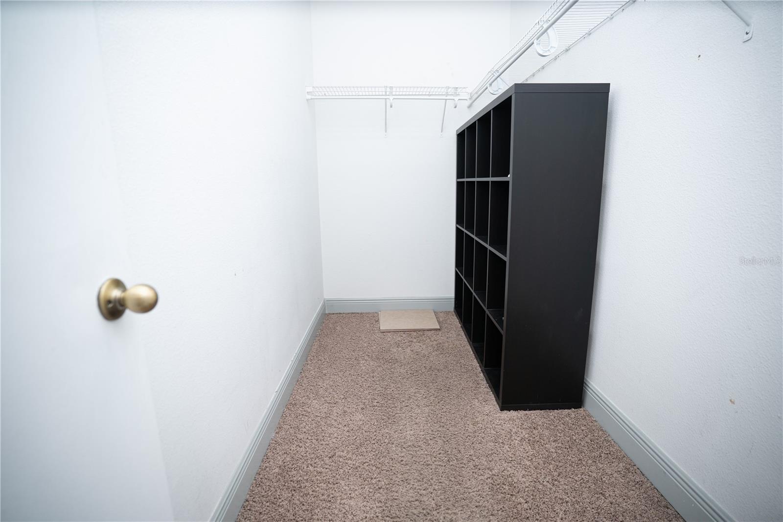 Image 27 of 30 For 546 Bloomingdale Drive