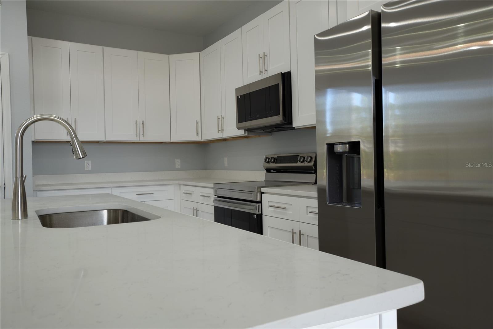 Image 11 of 29 For 1013 Aston-martin Drive