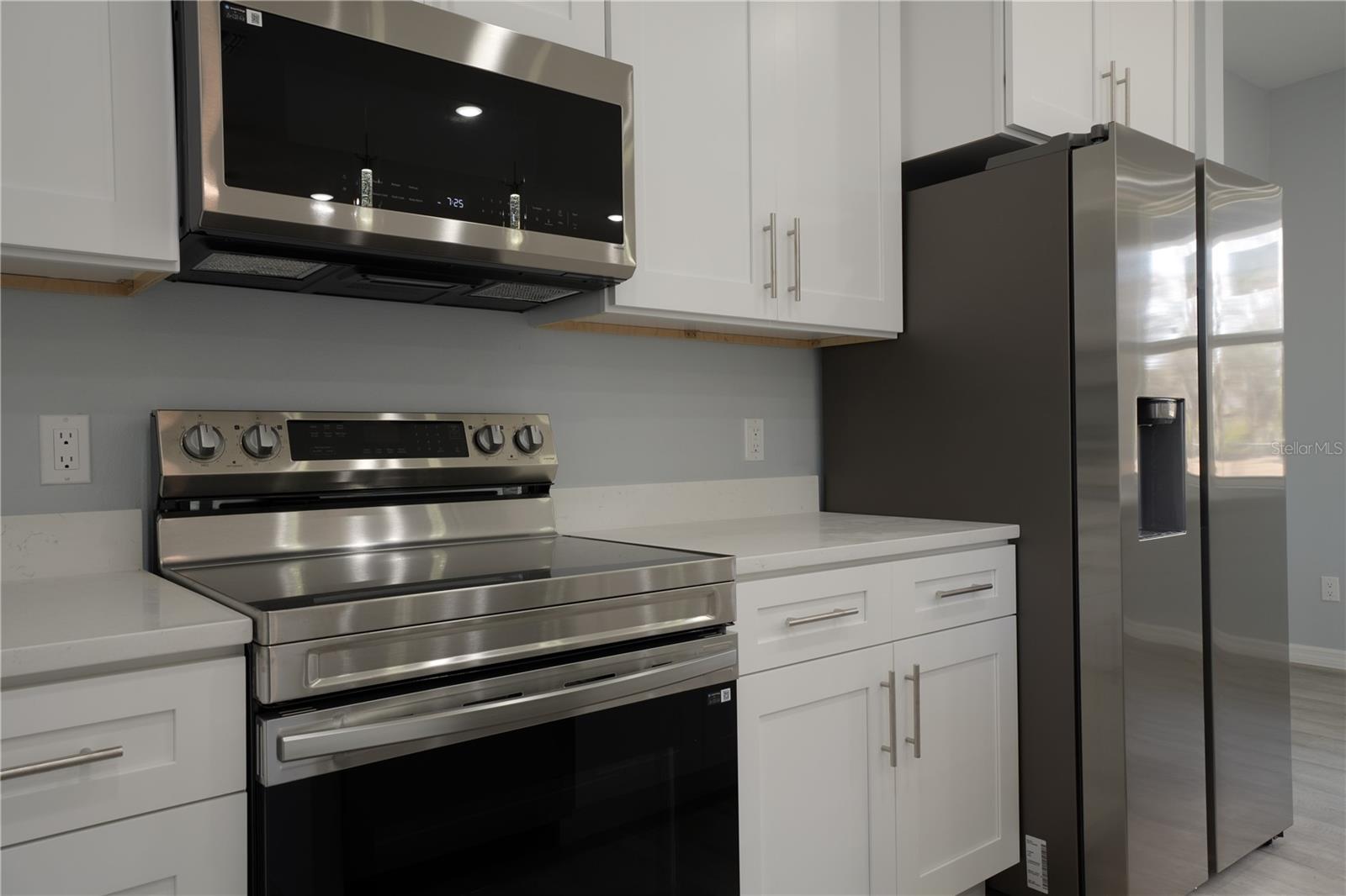 Image 13 of 29 For 1013 Aston-martin Drive