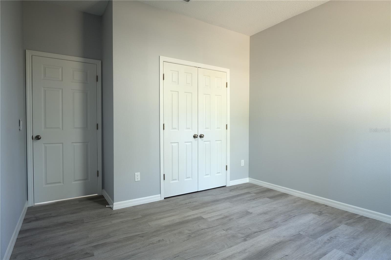 Image 15 of 29 For 1013 Aston-martin Drive