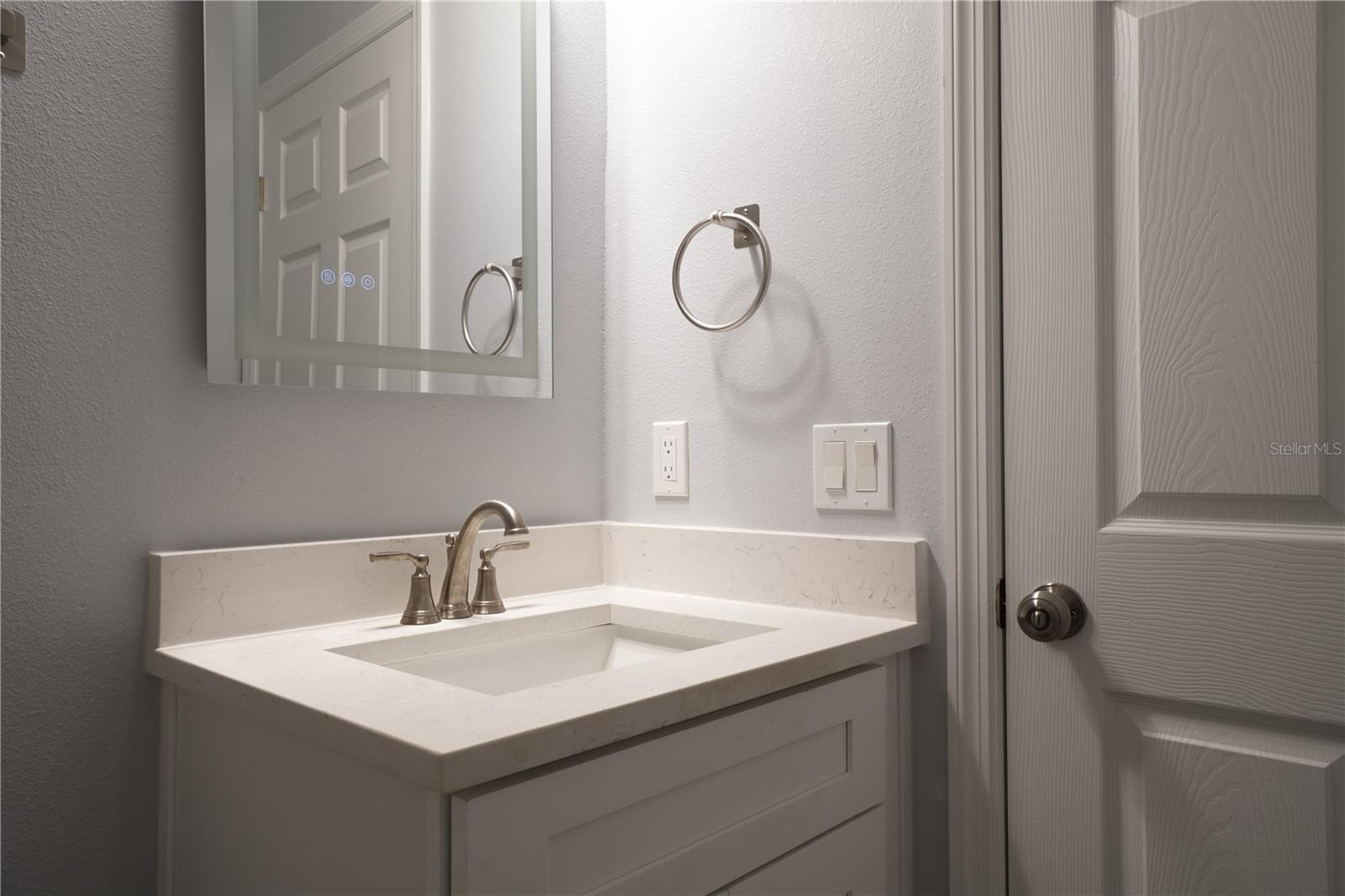 Image 17 of 29 For 1013 Aston-martin Drive