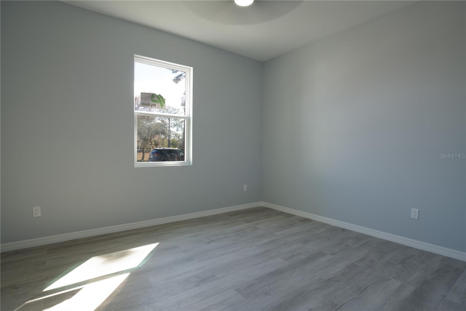 Image 19 of 29 For 1013 Aston-martin Drive