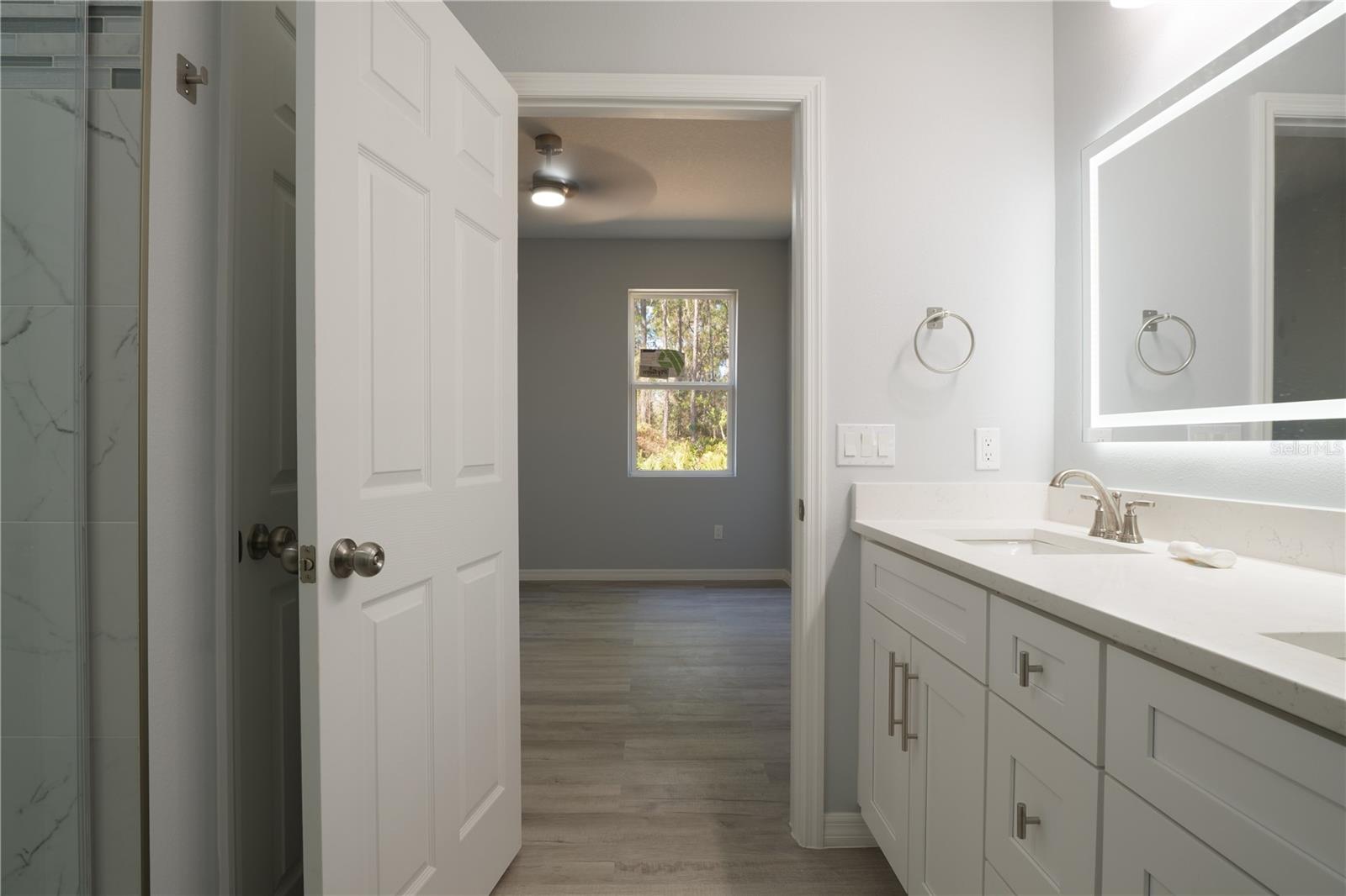 Image 23 of 29 For 1013 Aston-martin Drive