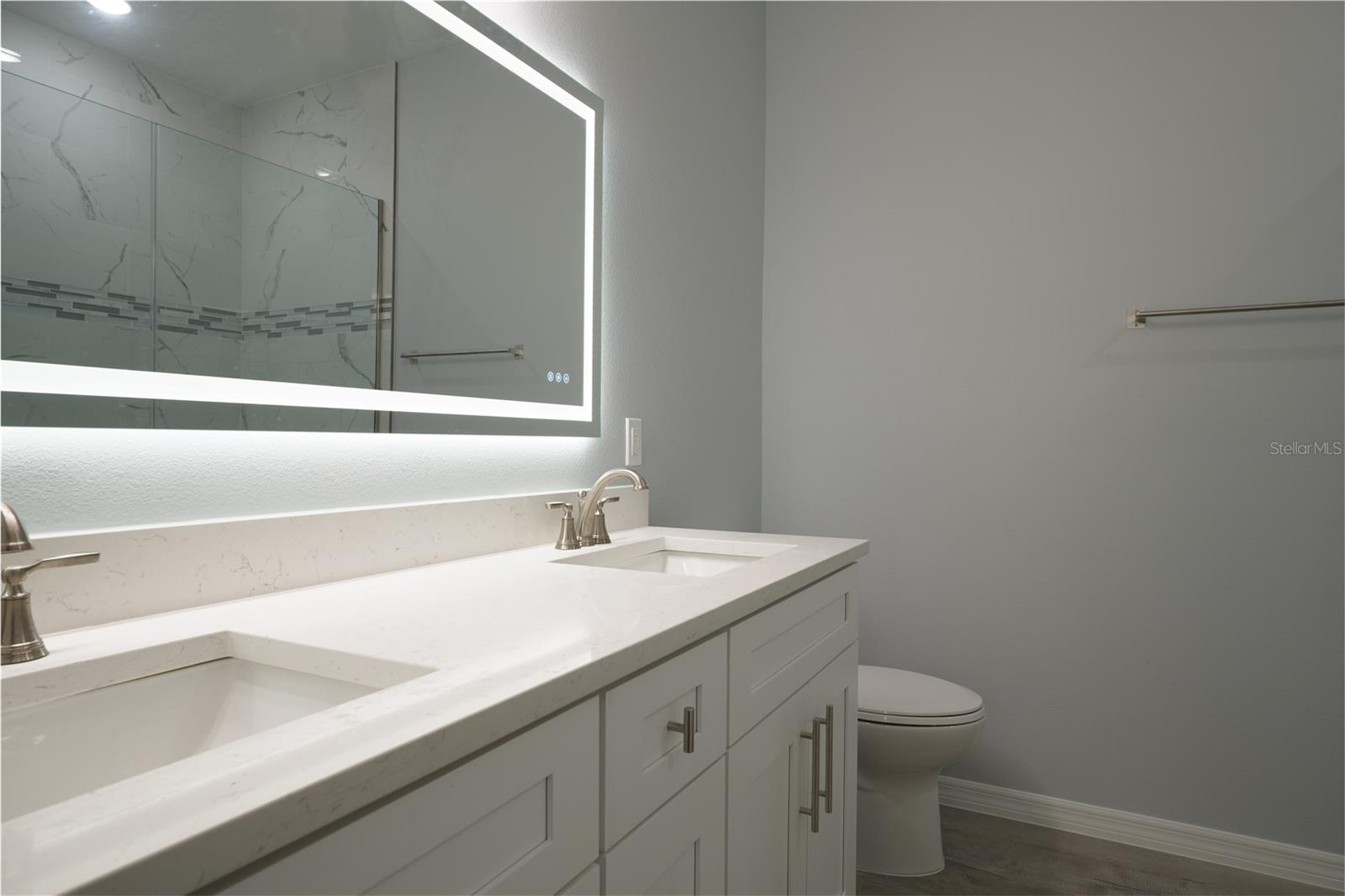 Image 24 of 29 For 1013 Aston-martin Drive