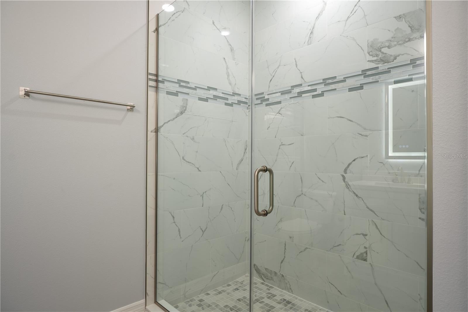 Image 25 of 29 For 1013 Aston-martin Drive