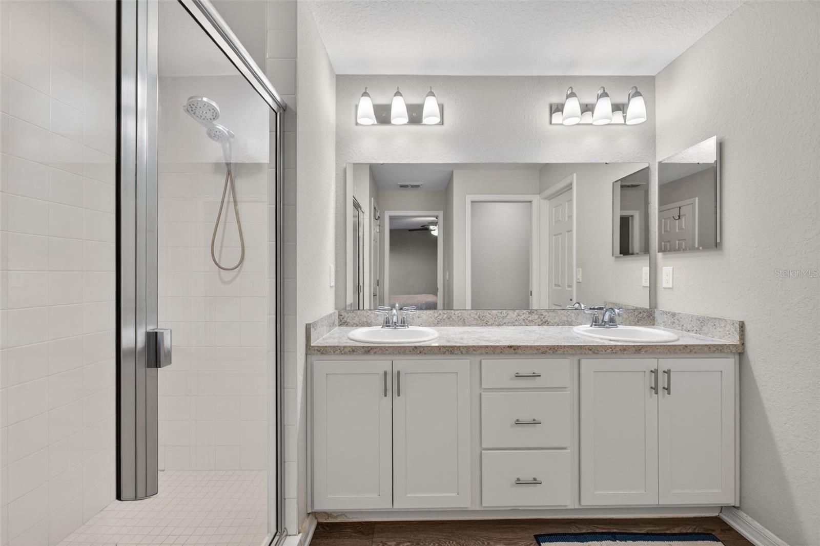 Image 19 of 30 For 4043 Ruby Run Drive