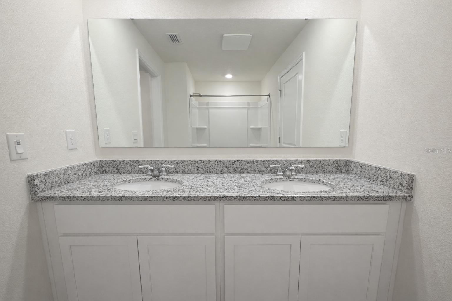 Image 18 of 24 For 400 Preston Cove Drive