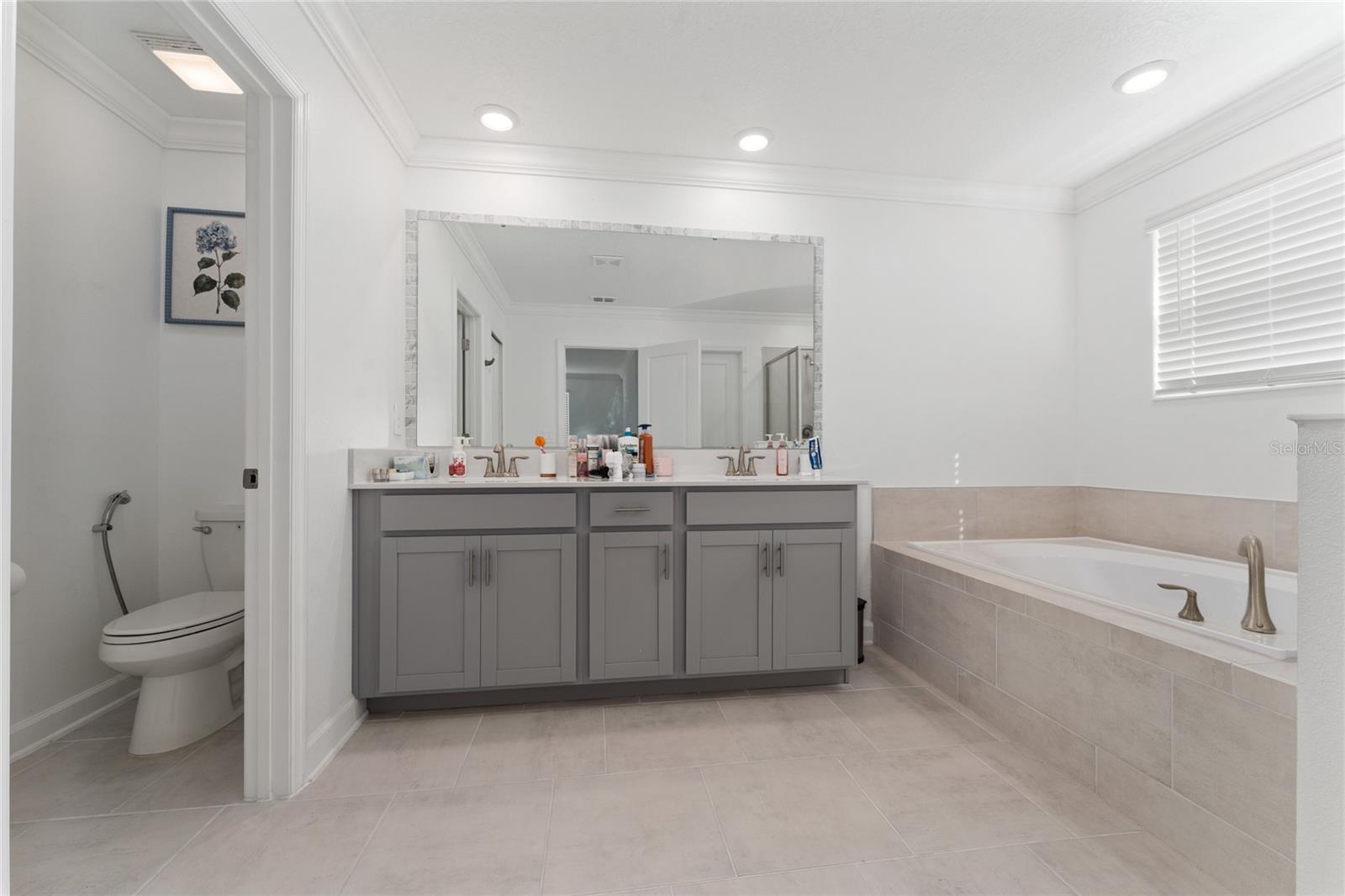 Image 9 of 40 For 4061 Redbridge Loop