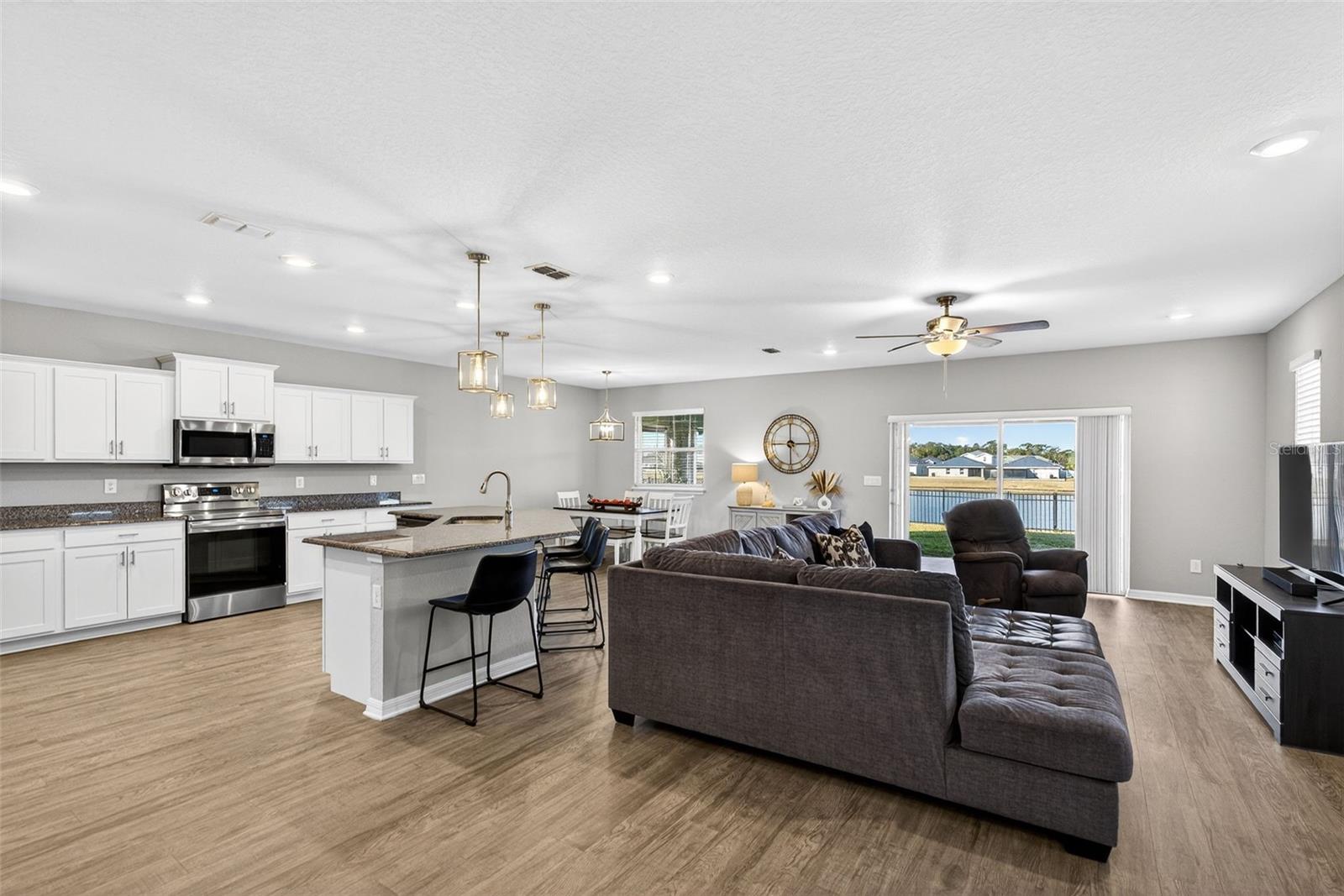 Image 10 of 44 For 82 Berlin Avenue