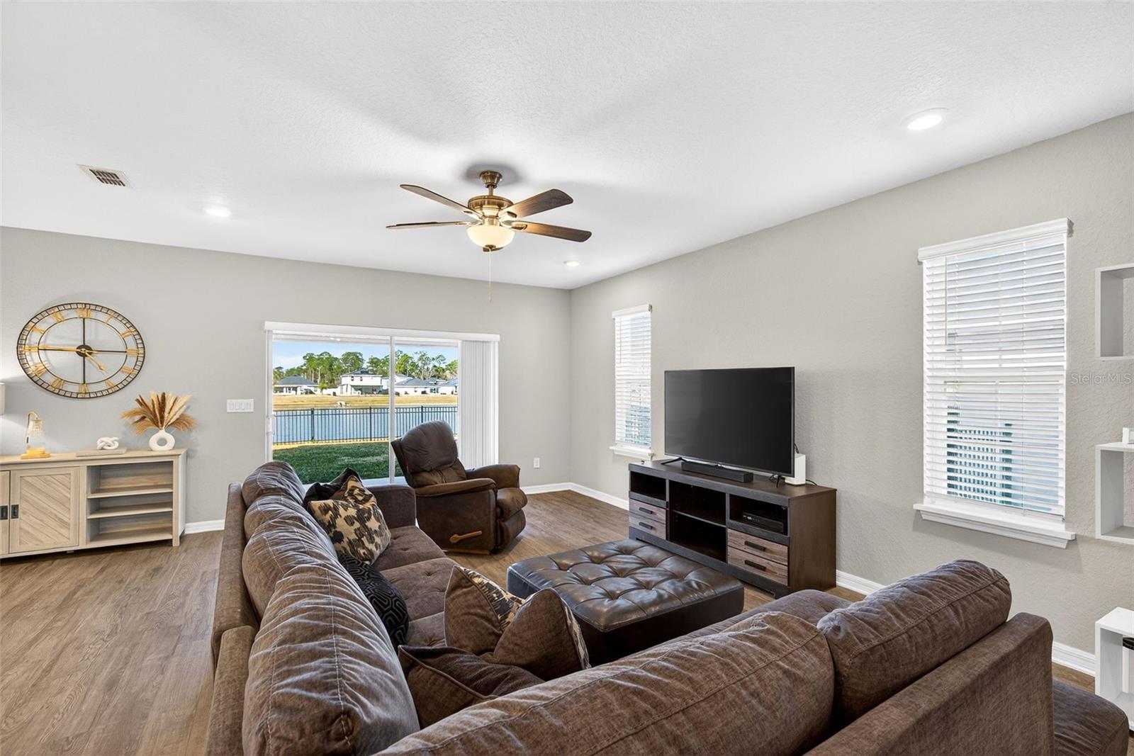 Image 18 of 44 For 82 Berlin Avenue