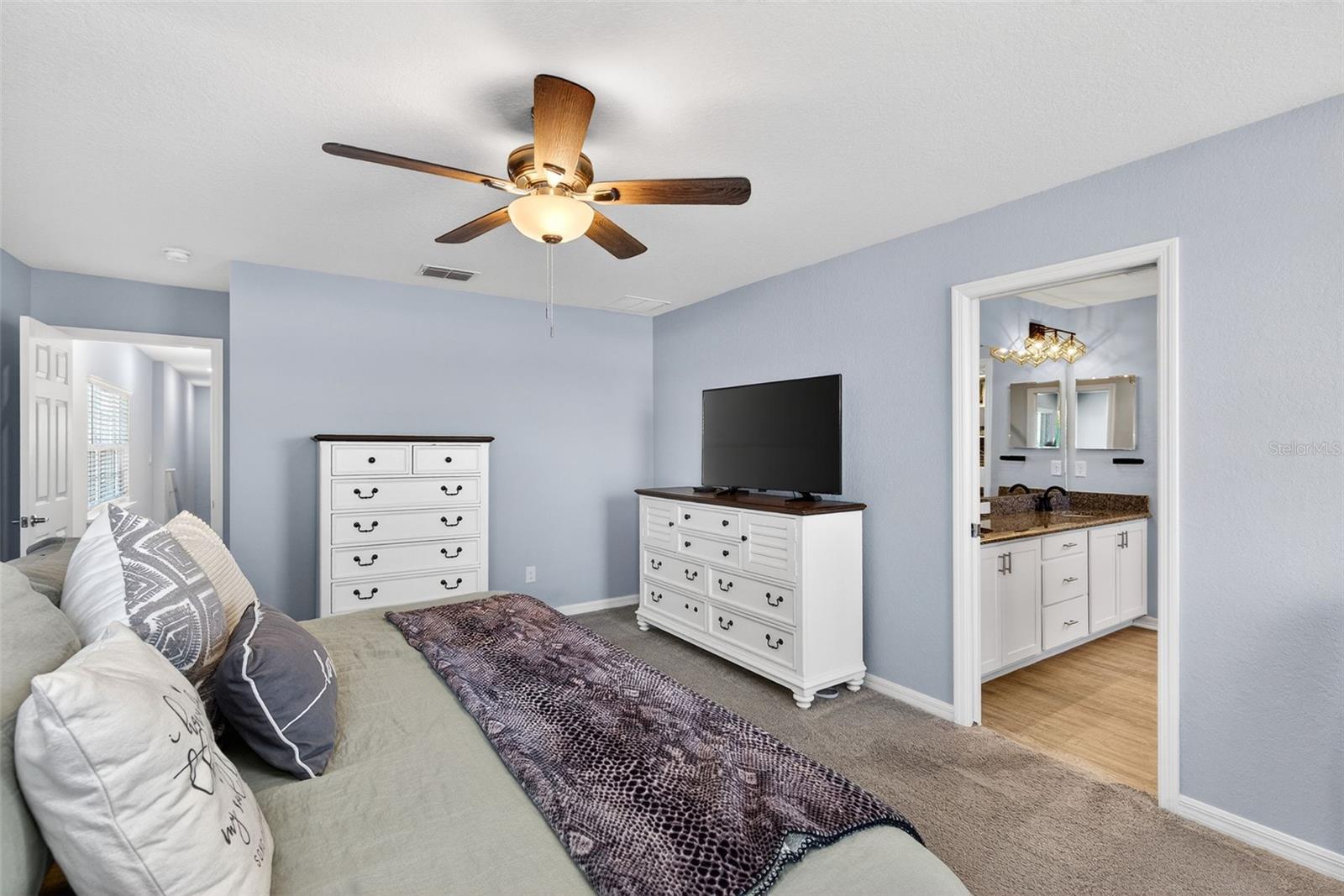 Image 21 of 44 For 82 Berlin Avenue