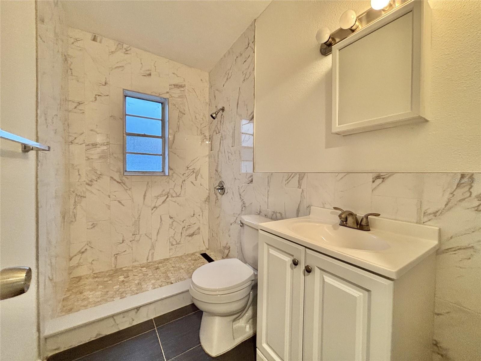 Image 13 of 14 For 819 Portage Street