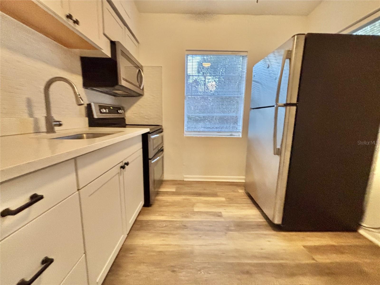 Image 5 of 14 For 819 Portage Street