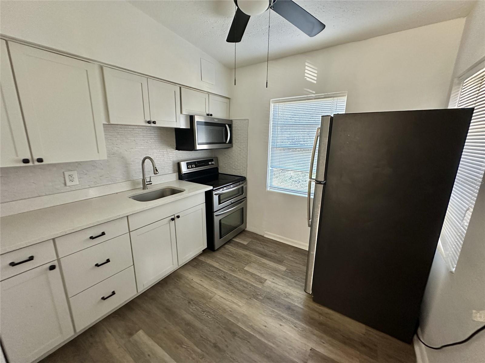 Image 7 of 14 For 819 Portage Street