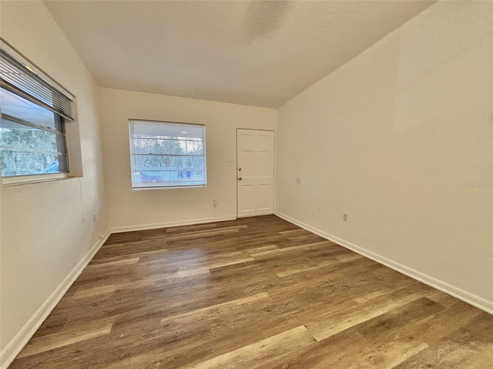 Image 9 of 14 For 819 Portage Street