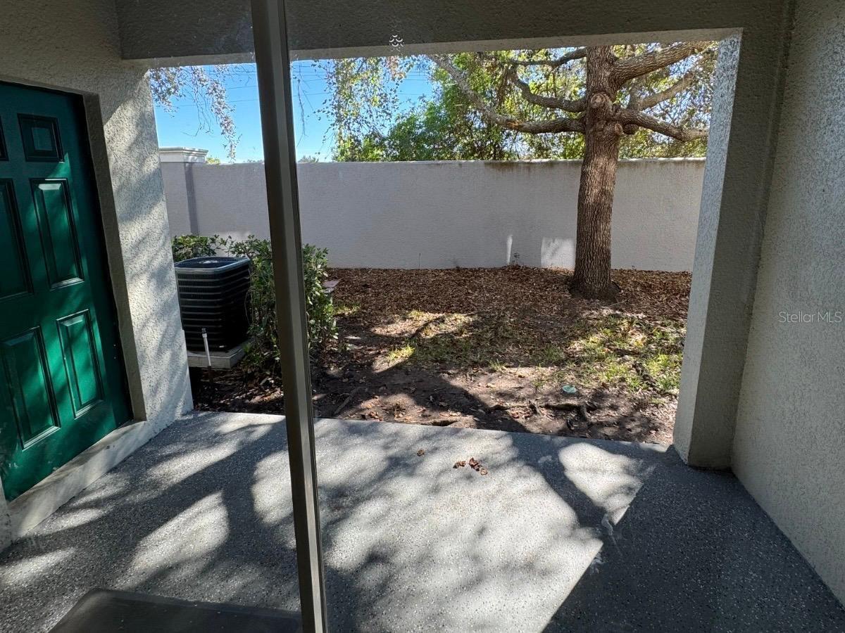 Image 5 of 5 For 10608 Savannah Wood Dr