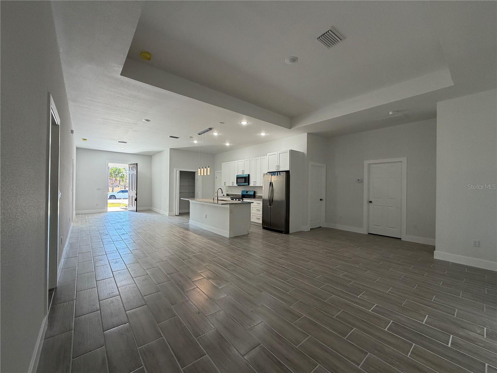 Image 11 of 38 For 358 Albatross Road