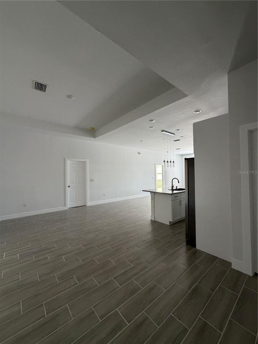 Image 12 of 38 For 358 Albatross Road