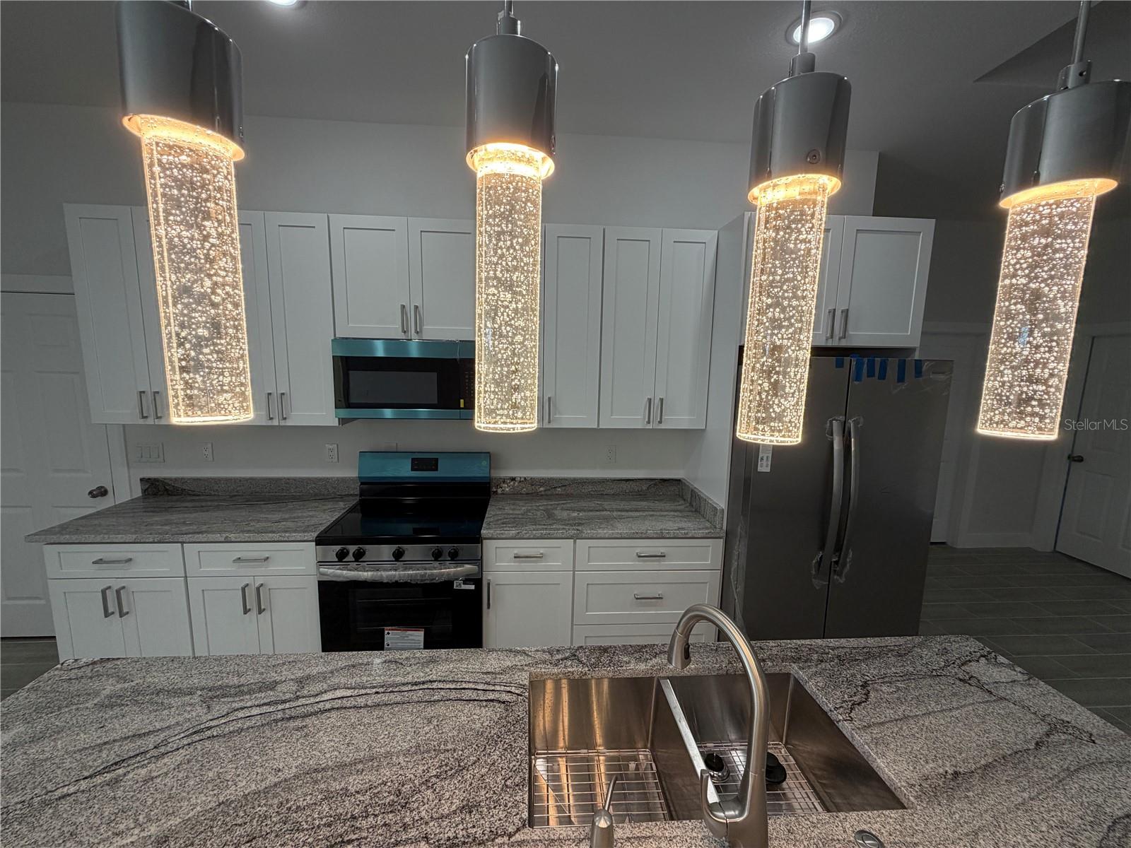 Image 17 of 38 For 358 Albatross Road