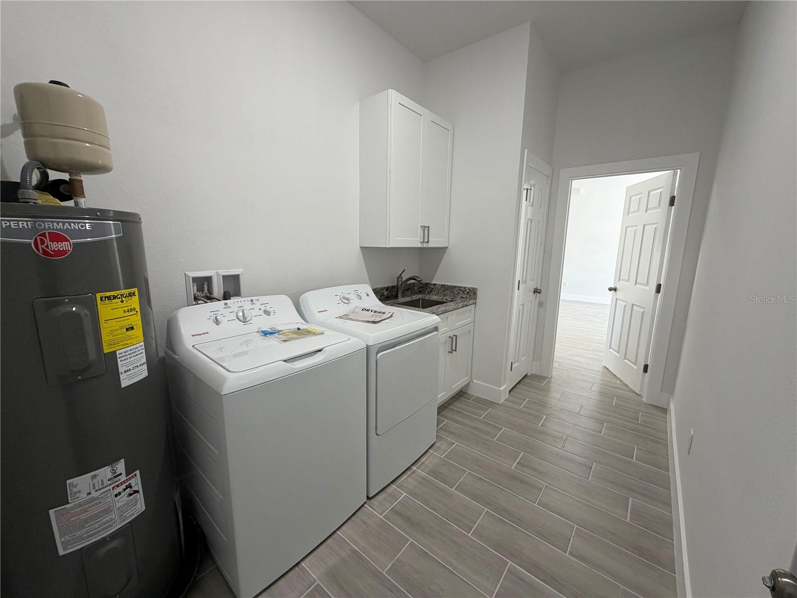 Image 24 of 38 For 358 Albatross Road