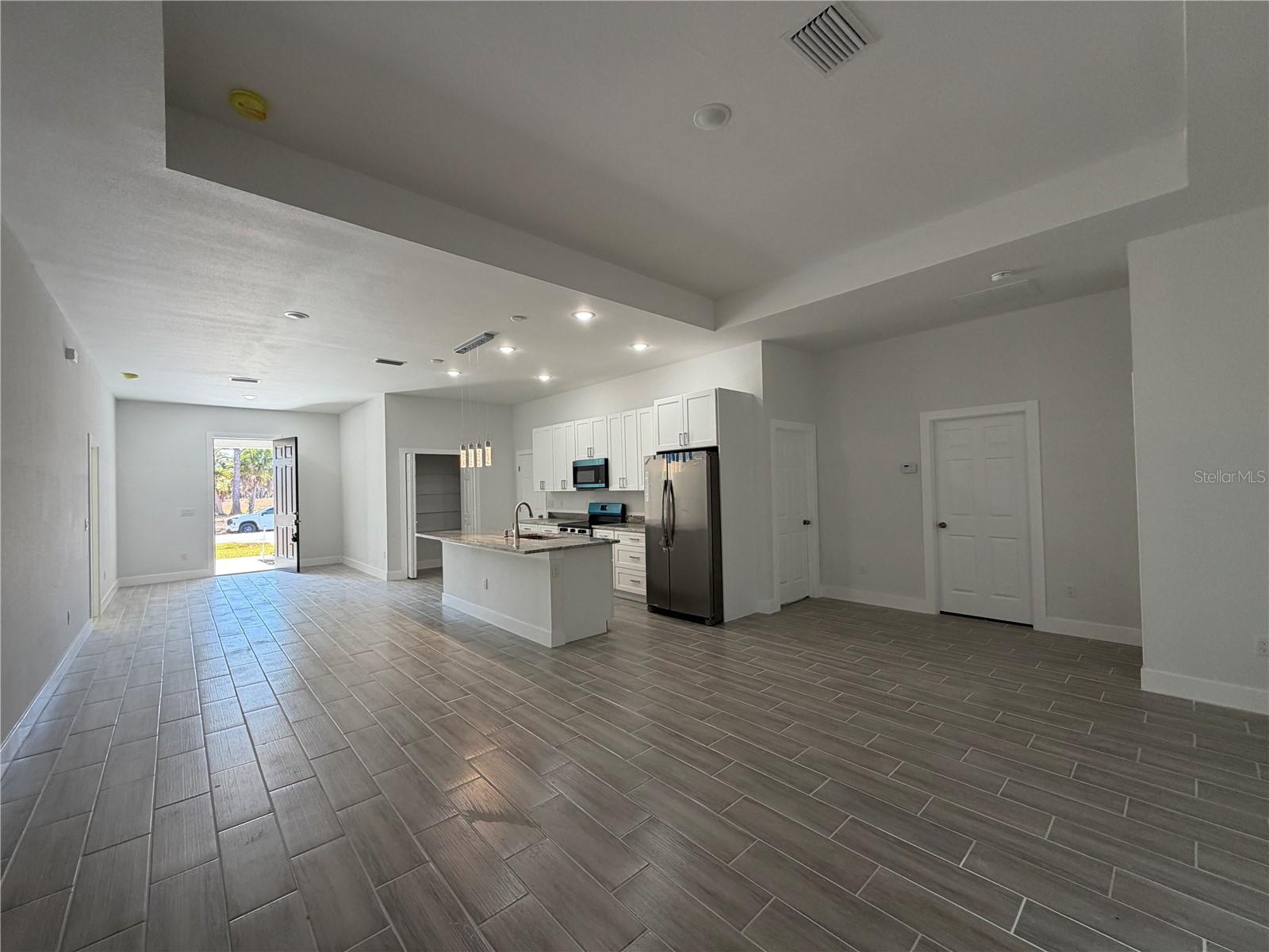 Image 9 of 38 For 358 Albatross Road