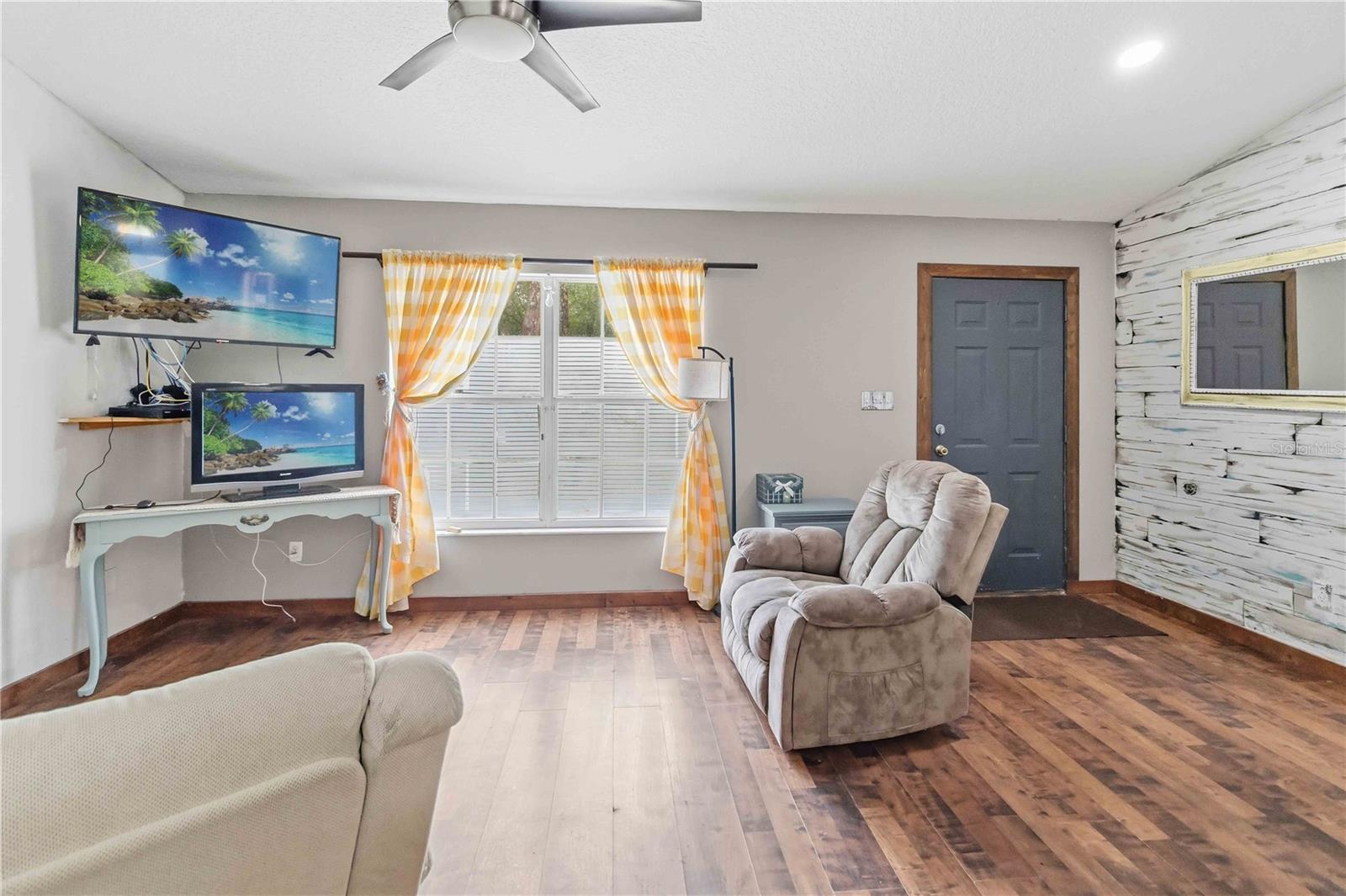 Image 4 of 29 For 26141 Grassey Sprain Avenue