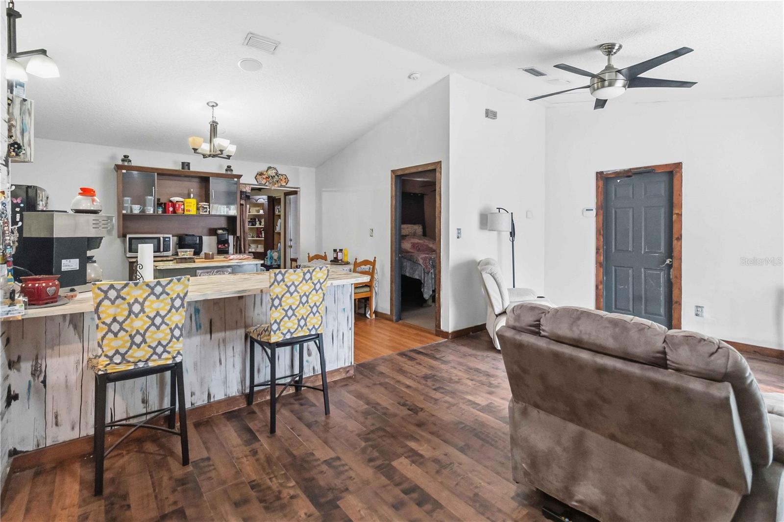 Image 6 of 29 For 26141 Grassey Sprain Avenue