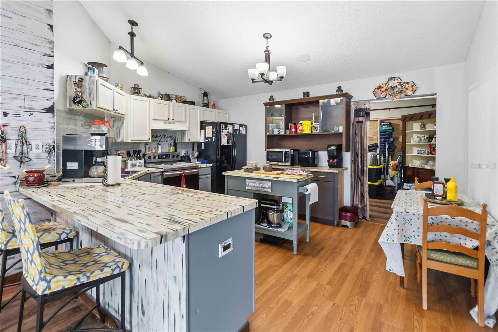 Image 7 of 29 For 26141 Grassey Sprain Avenue