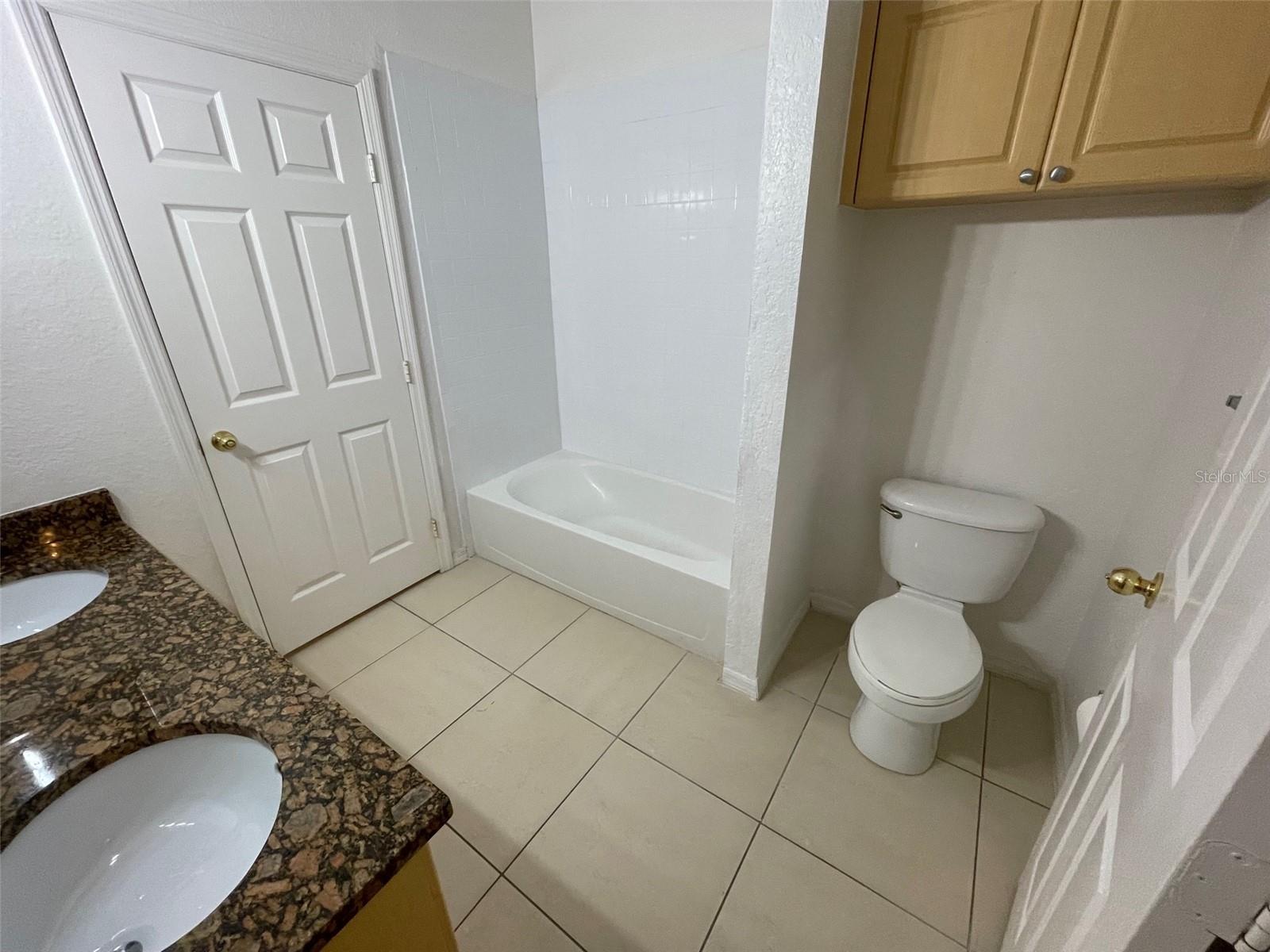 Image 3 of 20 For 3611 Conroy Road 825